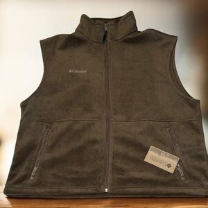 Columbia men's lightweight fleece vest with full zipper, size XL, brown,